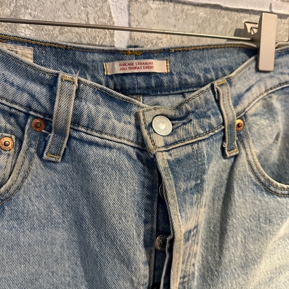 Levi’s Ribcage Jeans - Picture 3 of 6